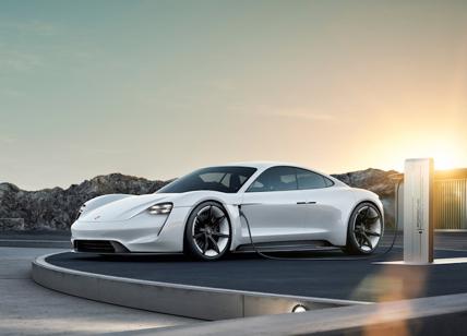 Taycan la prima Porsche 100% elettrica
