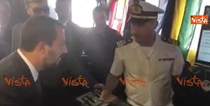 Salvini a Tripoli visita unità della Marina italiana vide3o