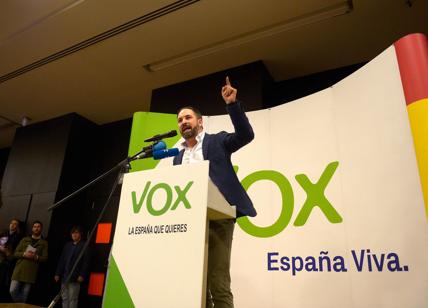 La destra di Vox vale già l'8%. Sondaggio choc scuote la Spagna