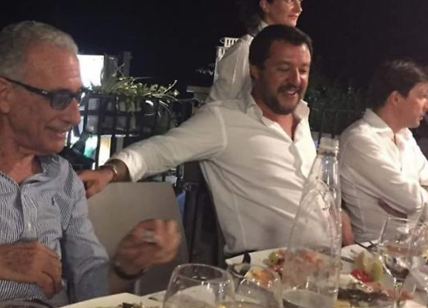 A cena la sera della tragedia? Salvini umilia gli "sciacalli di sinistra"
