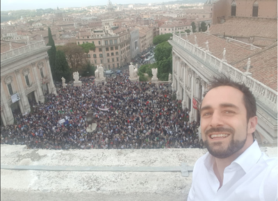 maurizio politi lega folla contro Virginia Raggi campidoglio romadicebasta