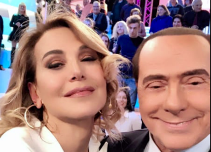 Ascolti Tv Auditel: D'Urso-Berlusconi conquistano la stampa di tutto il mondo