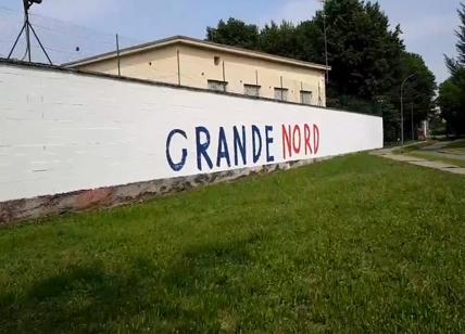 Lega, scritta enorme in Via Bellerio: "Grande Nord". VIDEO