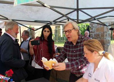 sgarbi 03 tusciaweb