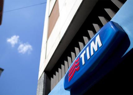 Tim crolla in Borsa dopo i conti. Vivendi al contrattacco