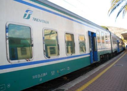 Calabria, incendio sui binari: treni in ritardo fino a 13 ore. La lista