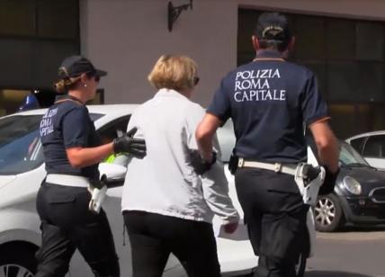 Roma, prometteva posti di lavoro al Coni o al Comune: arrestata per truffa