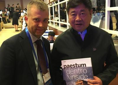 Zuchtriegel al Taihe Forum con il direttore della Città proibita Shan Jixiang