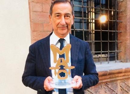 Milano, il sindaco Sala riceve il premio "Matto dell'anno 2019"