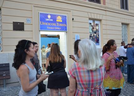 Anzio sold out, il Comune apre l'Ufficio del Turista: è invasione di massa