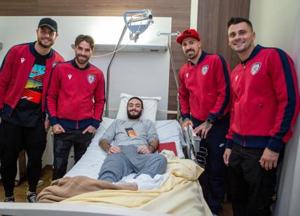 Il Cagliari Calcio in visita ai pazienti della Clinica San Salvatore di Korian
