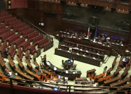 Taglio parlamentari: in corso alla Camera la discussione, ma Aula semivuota