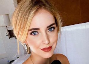 Ferragni, sotto l'orsetto niente Anna Falchi, che scollatura