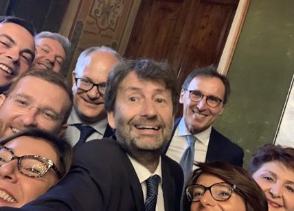 Selfie con ministri Dem per Franceschini al Quirinale e Zingaretti ritwitta