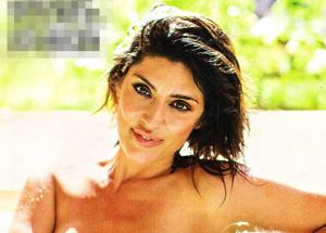 ELISA ISOARDI SI METTE A NUDO TOPLESS. E SU SALVINI DICE CHE..