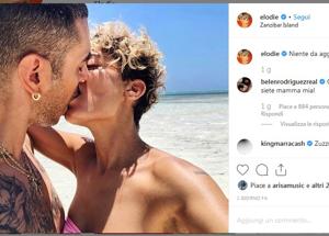 Elodie e Marracash, bacio appassionato. E il commento di Belen...