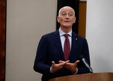 Sicurezza Roma, Gabrielli taglia i commissariati del Centro: “Sono troppi” Sicurezza Roma, Gabrielli taglia i commissariati del Centro: “Sono troppi”