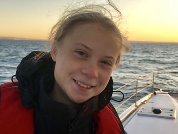 Greta Thunberg è arrivata a Lisbona sul catamarano "Le Vagabonde"