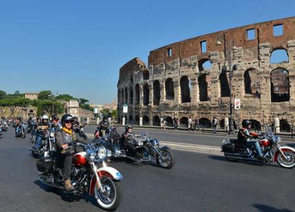Terremoto Harley a Roma: in 1500 sfilano per la città. Poi motocena a Ostia