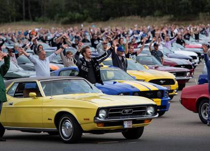 Nuovo record mondiale per la parata di Ford Mustang