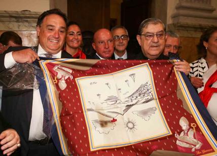 Cilento presenta al cardinale Crescenzio Sepe la collezione per San Gennaro
