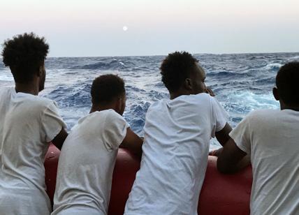 Migranti, nuovo sbarco a Lampedusa: una ventina di tunisini su barchino