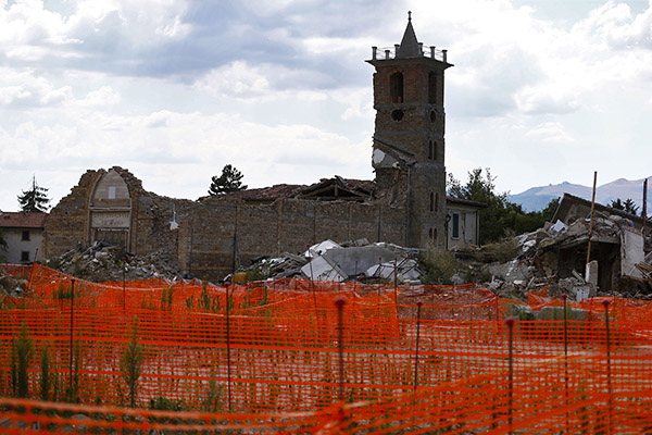 Terremoto, scossa magnitudo 4.1 tra Norcia e Arquata. Gente in strada