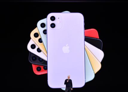 Apple, maximulta dall’Antitrust: iPhone non resiste all'acqua