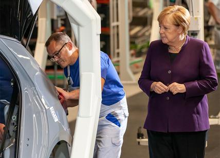 Germania, l'auto tedesca fa scattare i tagli. Audi manda a casa 9.500 tute blu