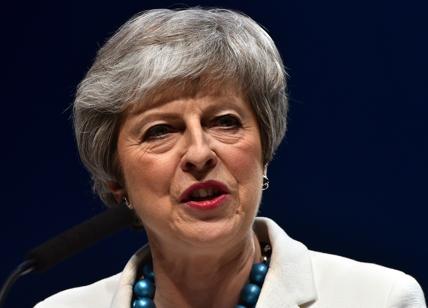 Theresa May contro Trump: "Attacco a deputate dem inaccettabile"