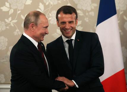 G7, l'Ue boccia l'idea di Macron: "Contrari al reintegro della Russia"
