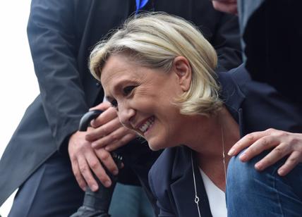 Elezioni regionali in Francia, sondaggi: Marine Le Pen favorita (e moderata)