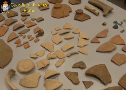 Cercano droga, trovano un tesoro clandestino: 160 reperti del II secolo a.C.