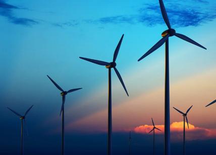 Rinnovabili, gelata di investimenti: eolico giù del 31%, idroelettrico -79%