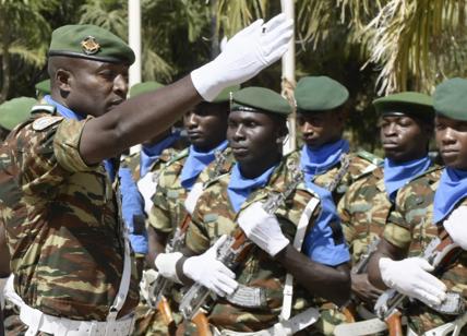 Terrorismo: strage in Niger, 73 soldati morti. Macron rimanda il vertice Sahel