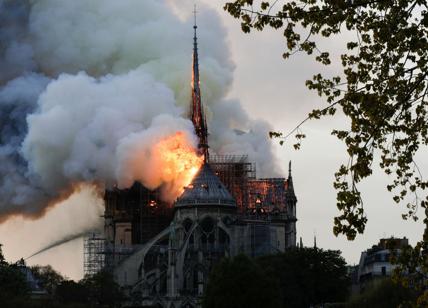 Notre Dame, la provocazione di CasaPound: “Al suo posto una moschea”