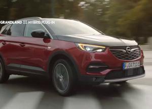 On Air la nuova campagna a 360 gradi di Opel Grandland X Hybrid4