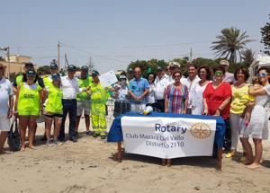 Pesce Mangia Plastica Spiaggia di Tonnarella Mazara Pesce Mangia Plastica Spiaggia di Tonnarella Mazara