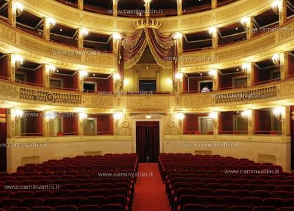 Riapre il Teatro Piccinni a Bari I cittadini ospiti nel Palco Reale