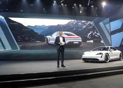 Parte dal Salone di Francoforte 2019 l'offensiva elettrica di Porsche