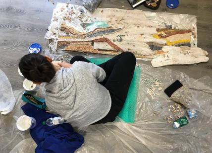 Mosaici ed affreschi, l'arte del restauro: studenti a lavoro nell'antico borgo