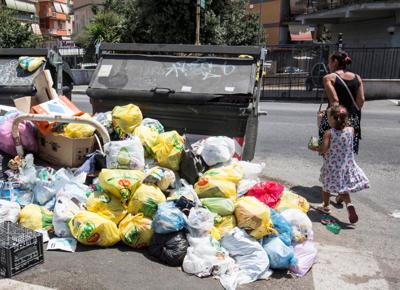 rifiuti roma 2