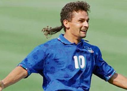 Roberto Baggio: le magliette del "Divin Codino" all'asta per l'AISLA - FOTO