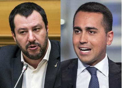 Salvini invade il campo: "Vedrò i sindacati". Di Maio. "Non uso voli di Stato"