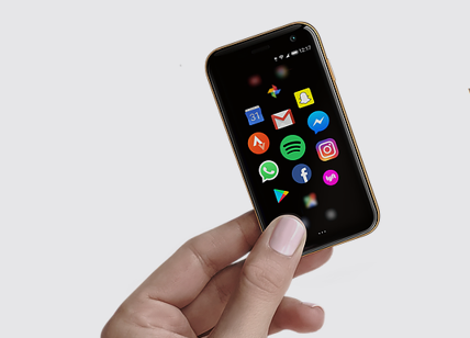 Palm phone, arriva anche in Italia il cellulare ultratascabile. VIDEO