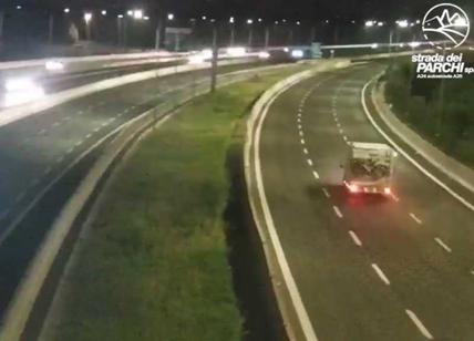 Terremoto Roma: il video choc dell'autostrada A24 che oscilla per la scossa