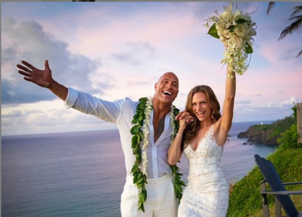 Dwayne The Rock Johnson si è sposato, l'annuncio su Instagram. FOTO