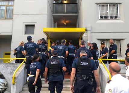 Case popolari, blitz a Tor Bella Monaca: 20 appartamenti occupati abusivamente