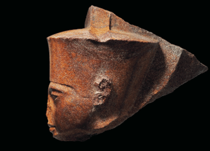 Christie's mette all'asta la testa di Tutankhamon. Ira dell'Egitto