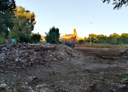 Villa Gordiani, il campo da calcio distrutto dal Comune. Allarme Legambiente
